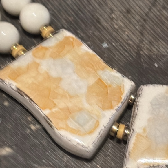 Vintage White and Gold Porcelain Beaded Necklace - Picture 9 of 10